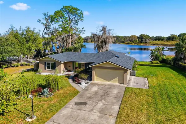 40700 Long Island Drive, UMATILLA, FL 32784