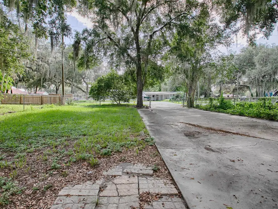 853 Cr 484, Lake Panasoffkee, FL 33538 - Image #3