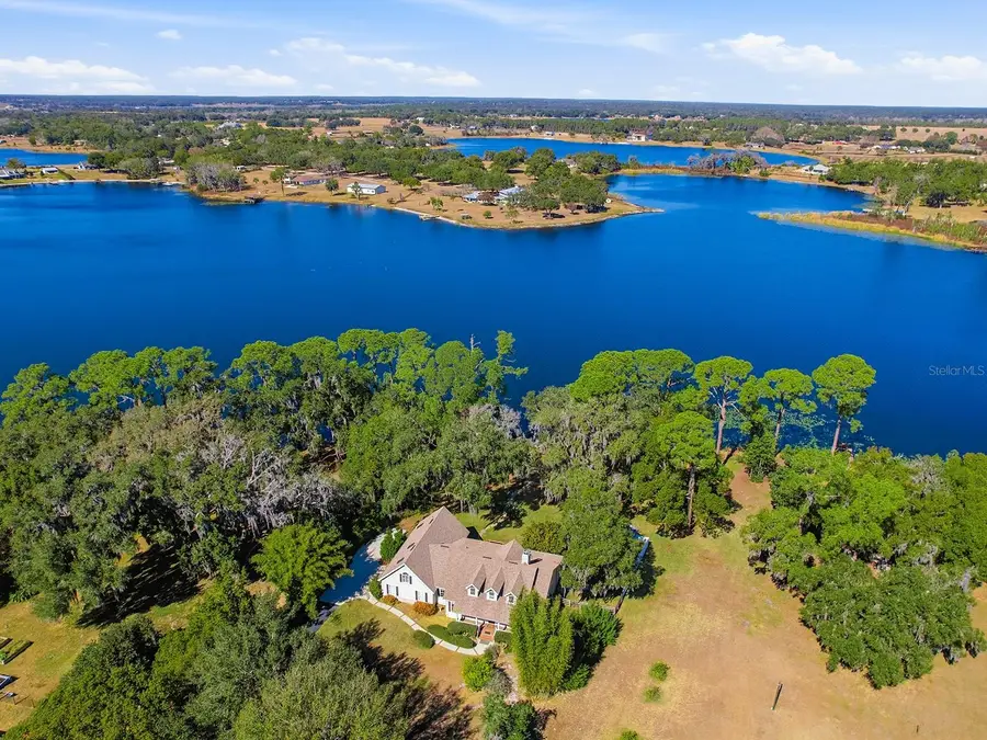 592 Crescent Street, Umatilla, FL 32784 - #2