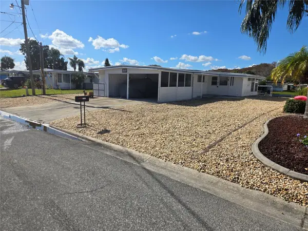 31645 Kelly Circle, TAVARES, FL 32778