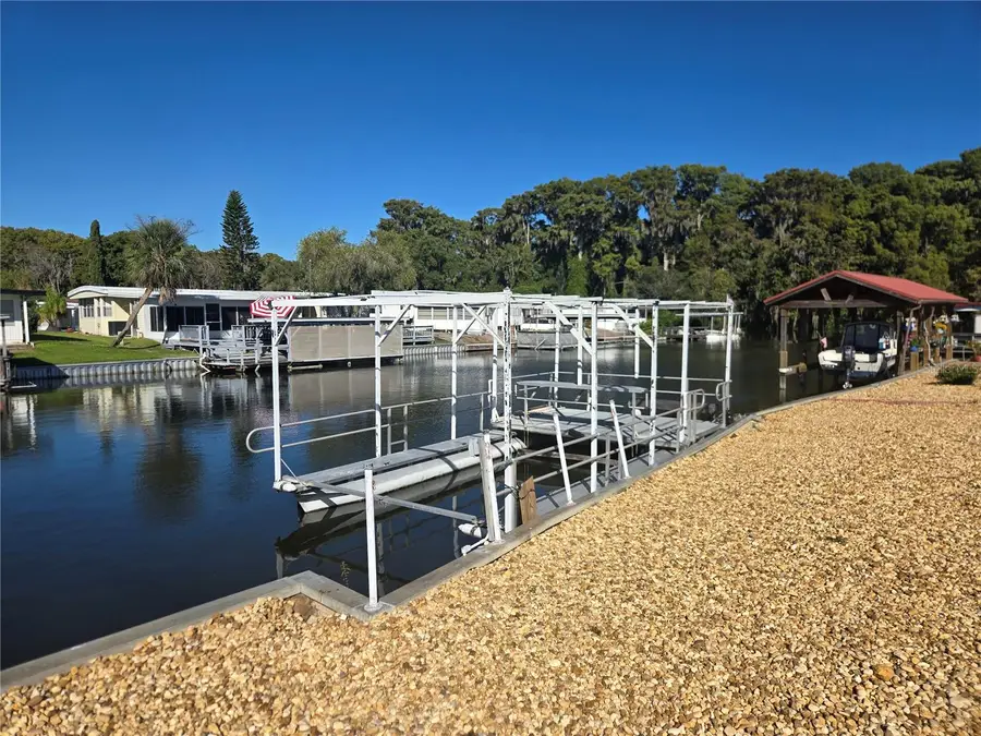 31645 Kelly Circle, Tavares, FL 32778 - Image #2