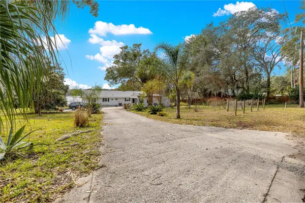 4244 North Road, FRUITLAND PARK, FL 34731