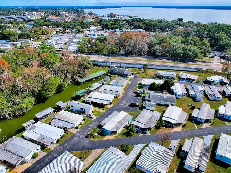 211 Rue De Paresse, Tavares, FL 32778 - Image #2