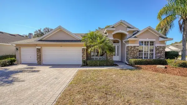 201 W Blue Water Edge Drive, EUSTIS, FL 32736