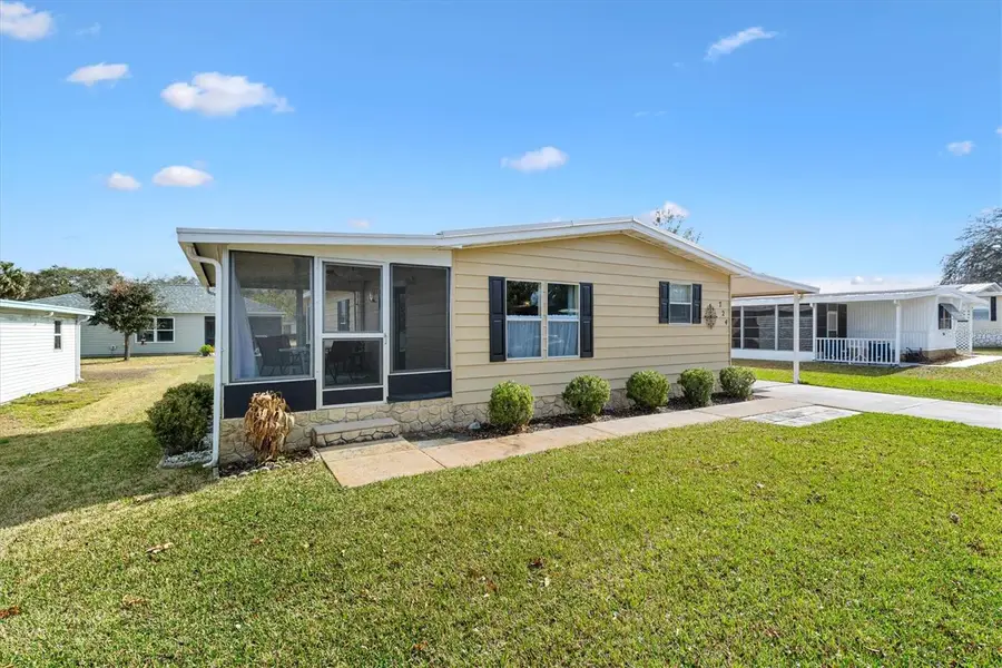 724 Royal Palm Avenue, Lady Lake, FL 32159 - #3