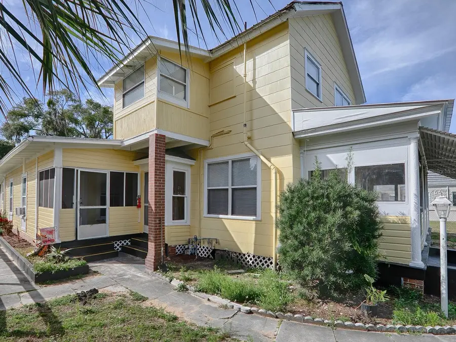 422 E Citrus Avenue, Eustis, FL 32726 - #3