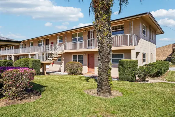 1100 E Caroline Street #106, TAVARES, FL 32778