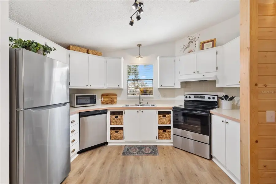 520 Saint Andrews Boulevard, Lady Lake, FL 32159 - #2