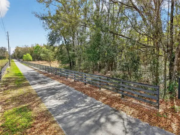 3800 Double D Circle R, LADY LAKE, FL 32159