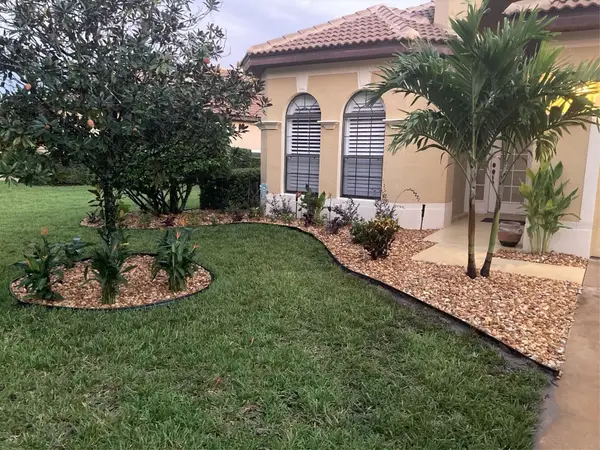 9512 Serra Court, HOWEY IN THE HILLS, FL 34737
