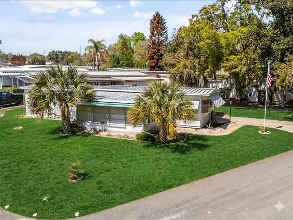 31227 Temple Avenue, TAVARES, FL 32778