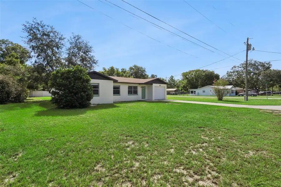 801 Elm Avenue, Fruitland Park, FL 34731 - #2