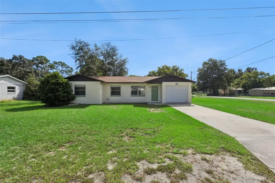 801 Elm Avenue, Fruitland Park, FL 34731 - #3