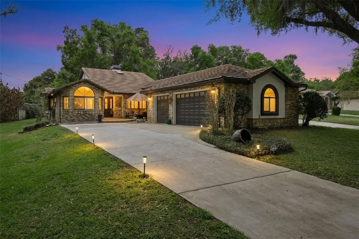 312 Waterwood Drive, Yalaha, FL 34797 - #1