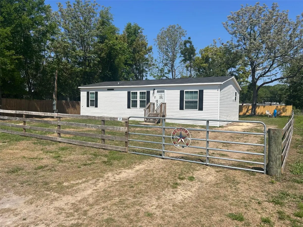 4601 Oak Street, Fruitland Park, FL 34731 - #1