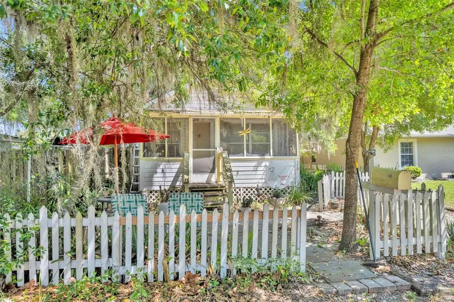 140 N Johns Street, Mount Dora, FL 32757 - #2