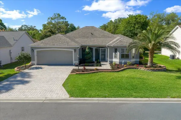 432 Loma Paseo Drive, LADY LAKE, FL 32159