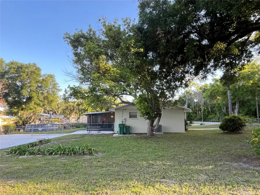 407 Poinsettia Avenue, Fruitland Park, FL 34731 - #2