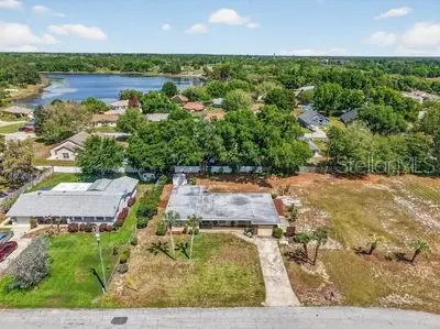 Florida Street, UMATILLA, FL 32784