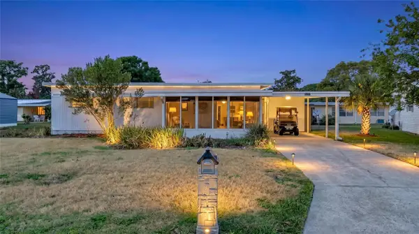 1123 Forest Lane, TAVARES, FL 32778