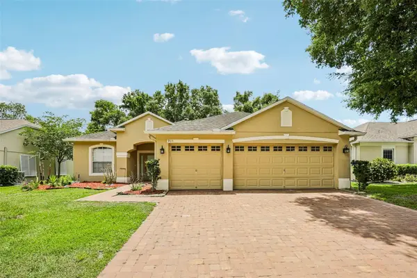 915 Moonluster Drive, CASSELBERRY, FL 32707