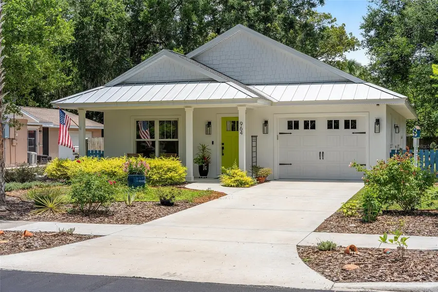 964 N Grandview Street, Mount Dora, FL 32757 - #3