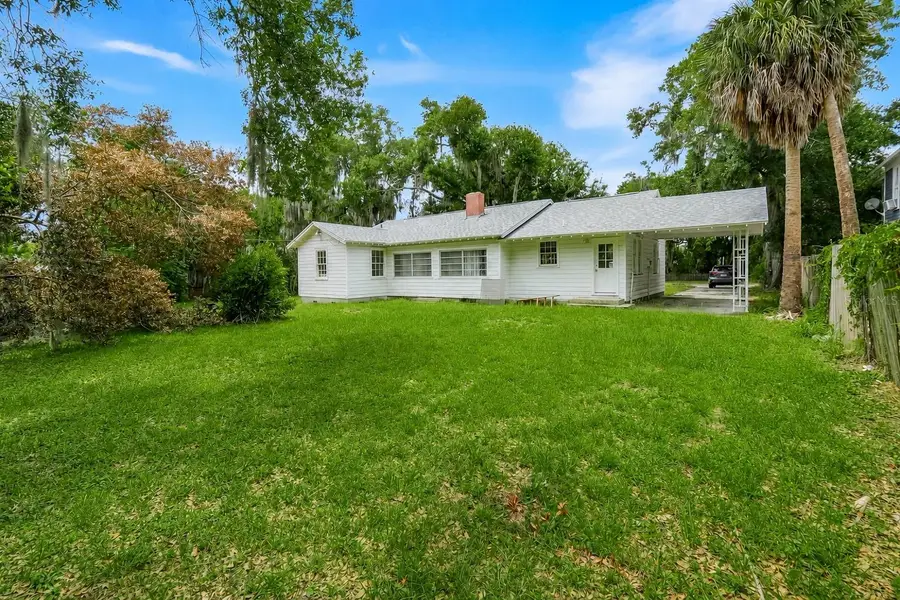 504 E Citrus Ave, Eustis, FL 32726 - #2