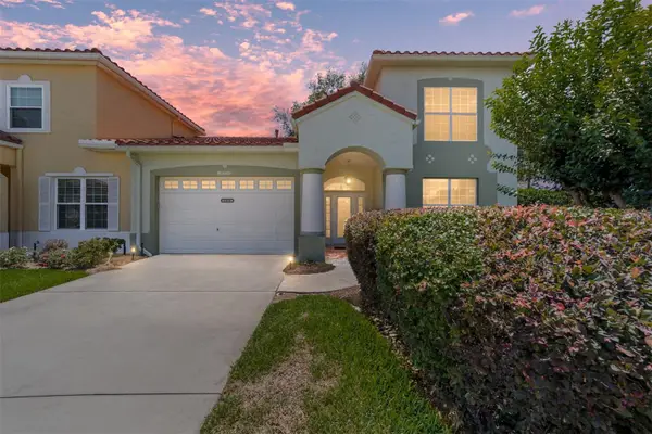 1074 Avenida Sonoma, LADY LAKE, FL 32159