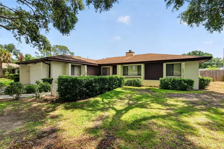 3001 Stratford Lane, Mount Dora, FL 32757 - #2
