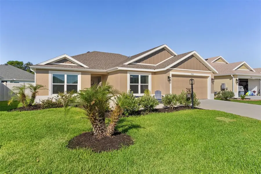 7520 Far Hills Loop, Leesburg, FL 34762 - #3