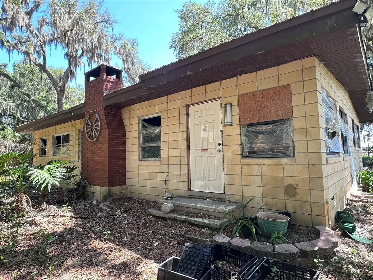 9315 E Treasure Island Avenue, Leesburg, FL 34788 - #1