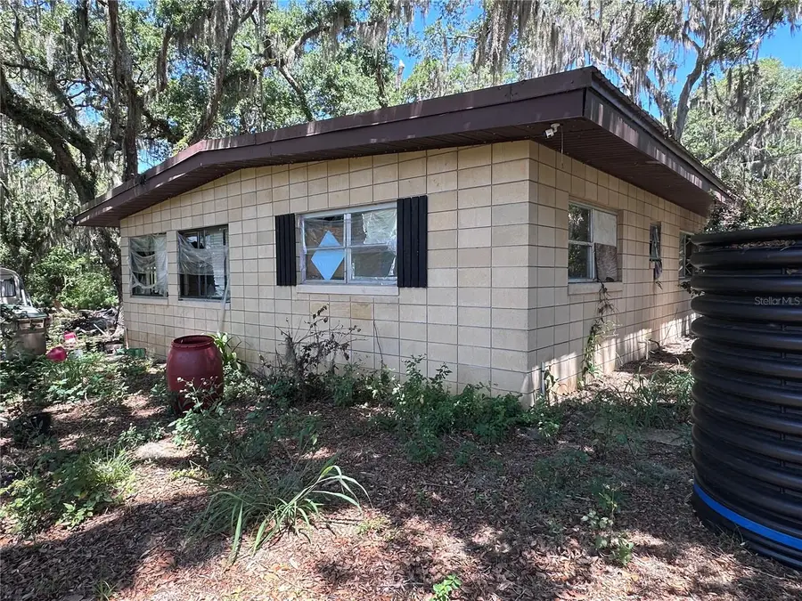 9315 E Treasure Island Avenue, Leesburg, FL 34788 - #3
