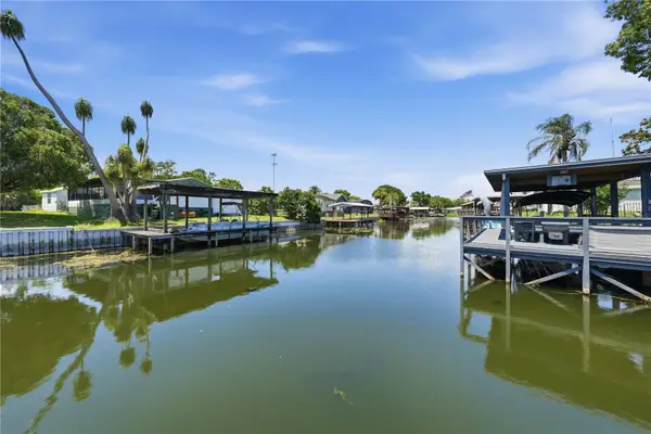 30107 Green Bay Drive, TAVARES, FL 32778