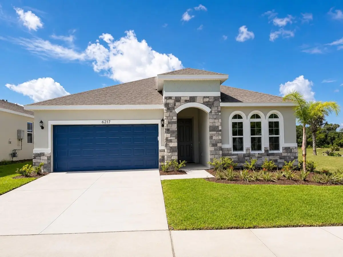 6217 Sanders Grove Circle, Okahumpka, FL 34762 - #1