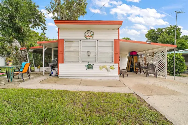 11723 Magnolia Avenue, TAVARES, FL 32778