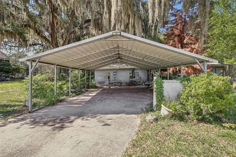 2315 Edgewater Avenue, Leesburg, FL 34748 - #2