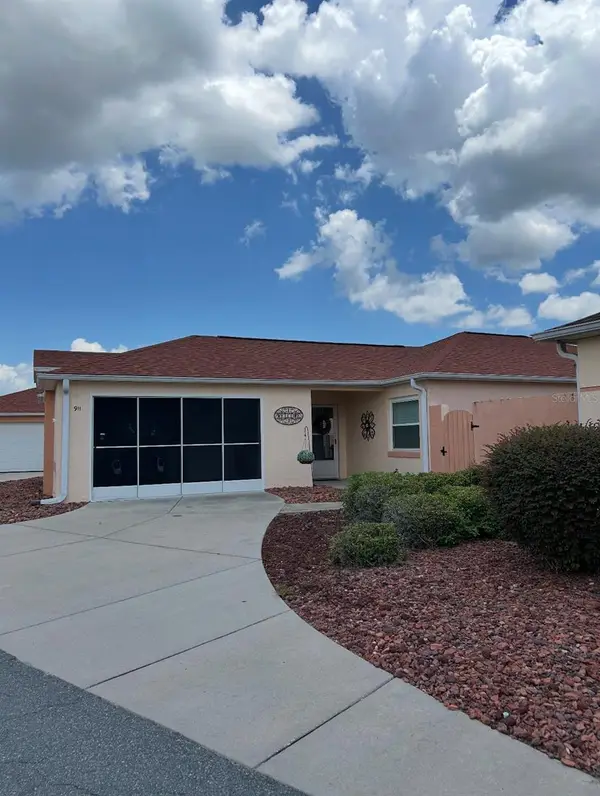 911 Medira Drive, LADY LAKE, FL 32159