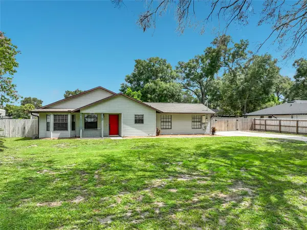 25121 Algonquin Avenue, SORRENTO, FL 32776