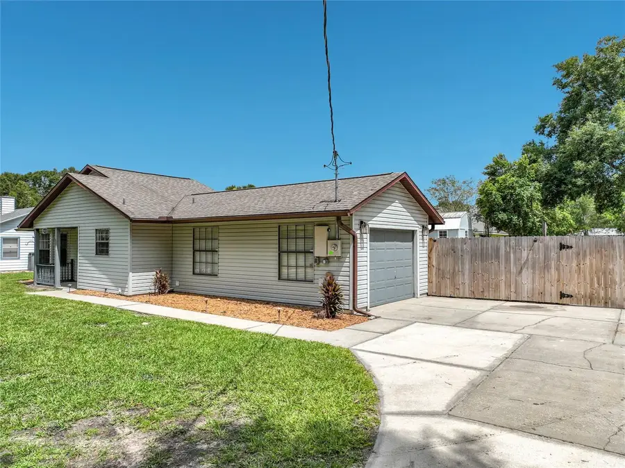 25121 Algonquin Avenue, Sorrento, FL 32776 - #3