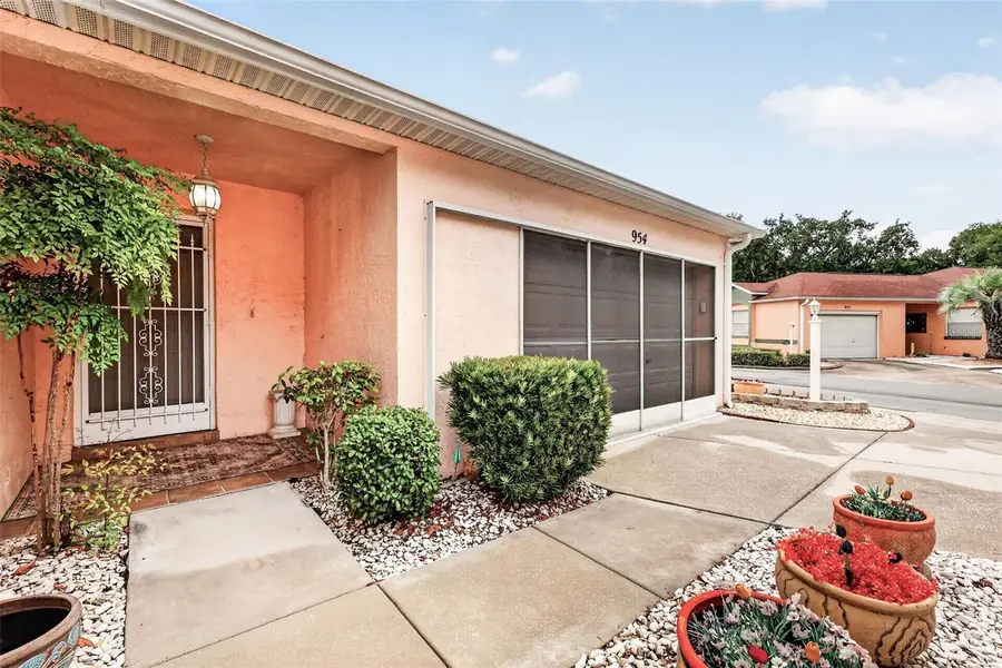 954 Avalon Avenue, Lady Lake, FL 32159 - #2