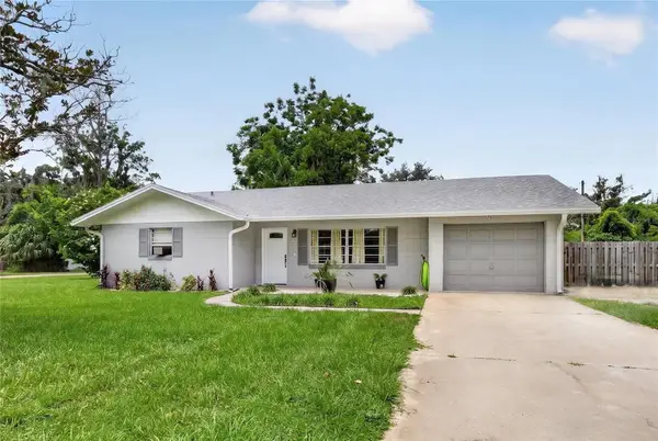 555 Winogene Ave, UMATILLA, FL 32784