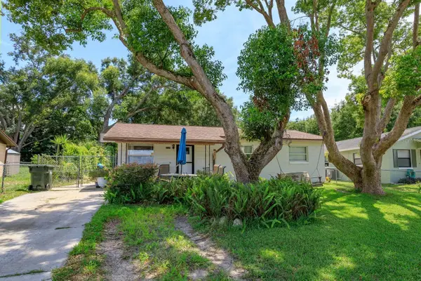 1005 W Montrose Street, CLERMONT, FL 34711