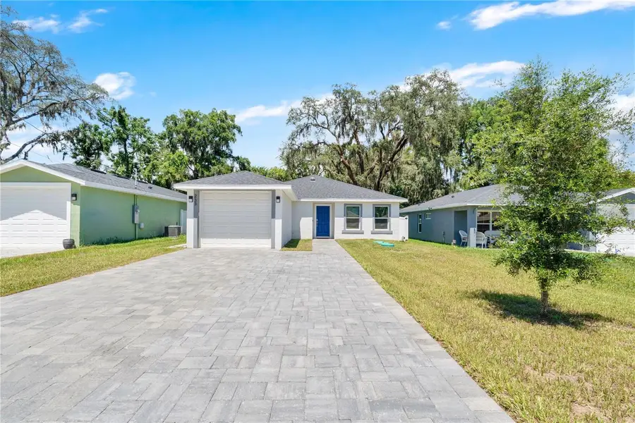 233 E 16th Street, Apopka, FL 32703 - #2