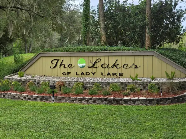 517 Dowling Circle, LADY LAKE, FL 32159