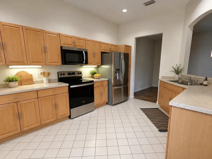 39905 Bayview Drive, Lady Lake, FL 32159 - #3