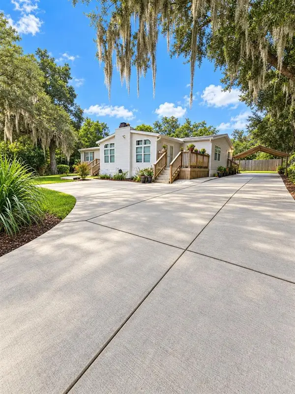 16800 SE 249th Terrace, UMATILLA, FL 32784