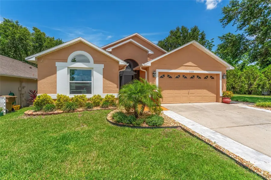 1123 W Greenley Avenue W, Groveland, FL 34736 - #2
