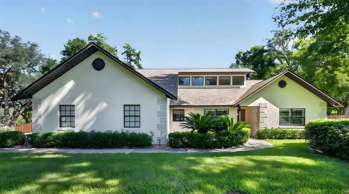 1039 Linda Glen Avenue, Fruitland Park, FL 34731 - #1