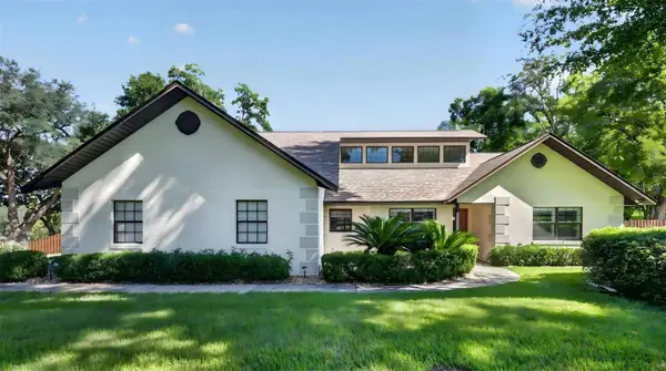 1039 Linda Glen Avenue, FRUITLAND PARK, FL 34731
