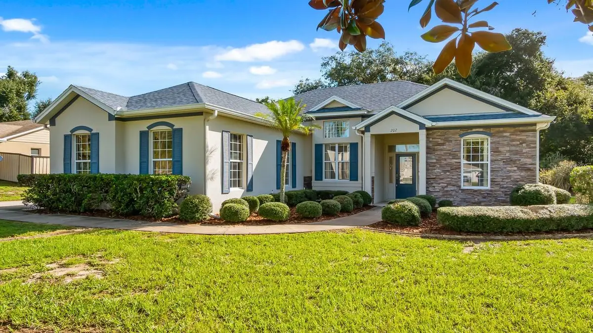 202 N Dixie Drive, Howey In The Hills, FL 34737 - #1